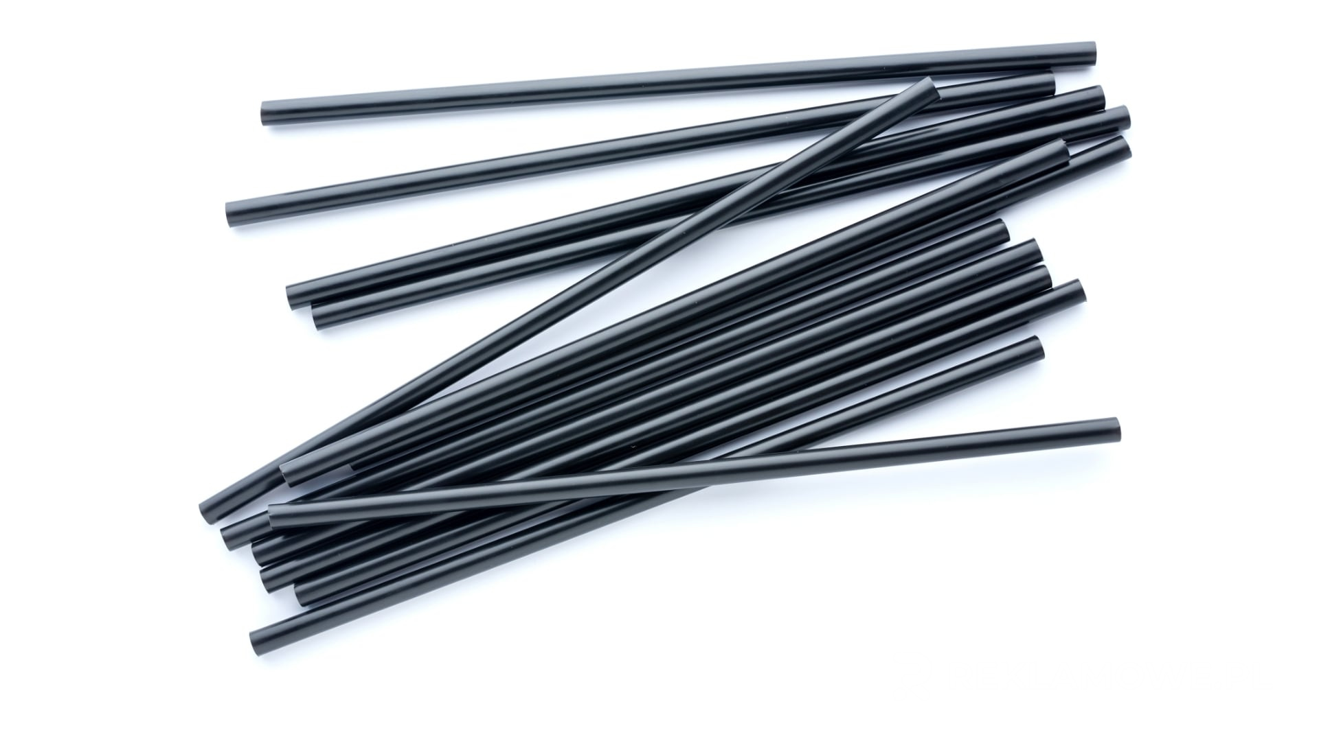 Słomki reklamowe na tle przepisów