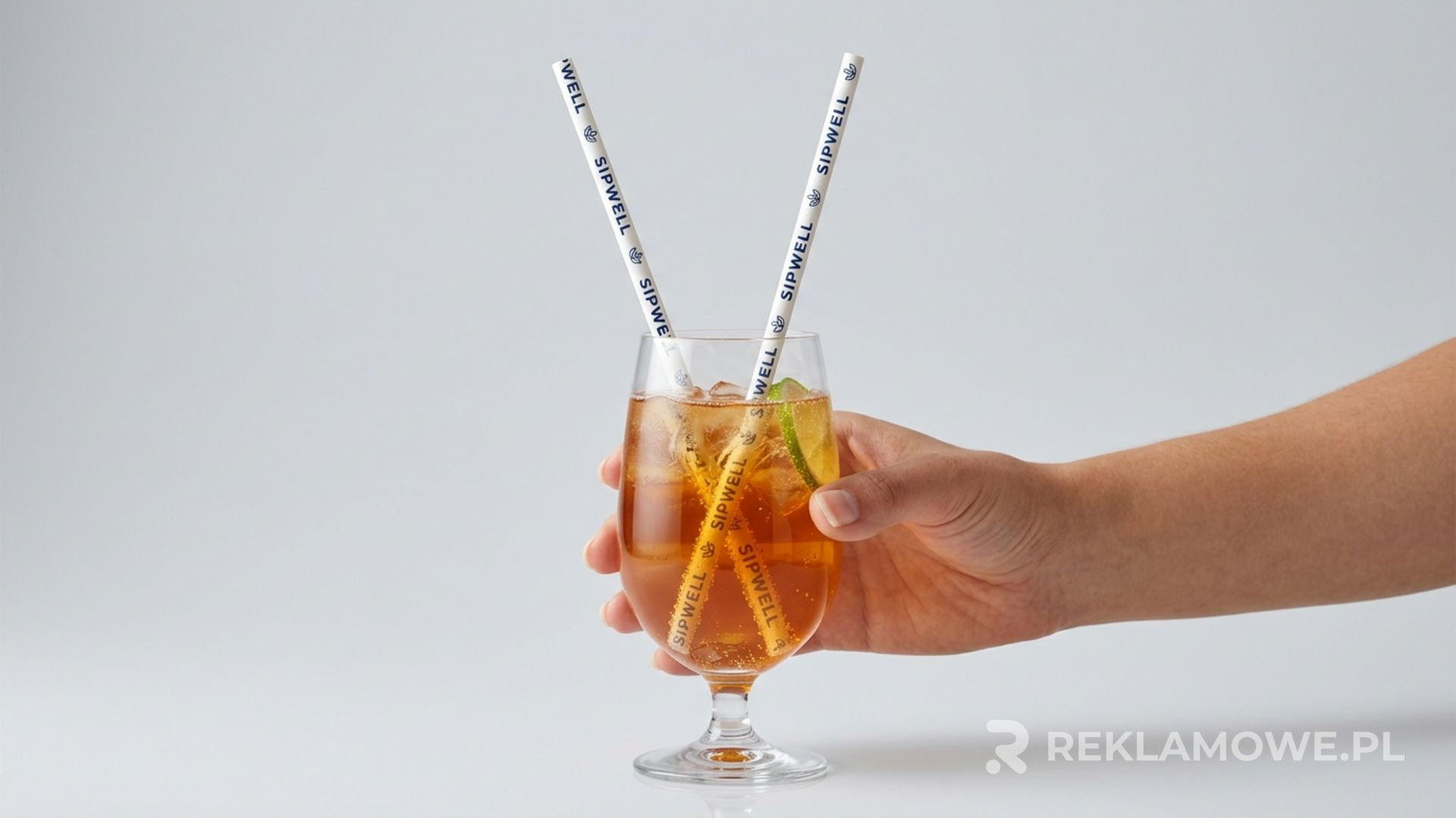 Światowe trendy w użyciu słomek reklamowych