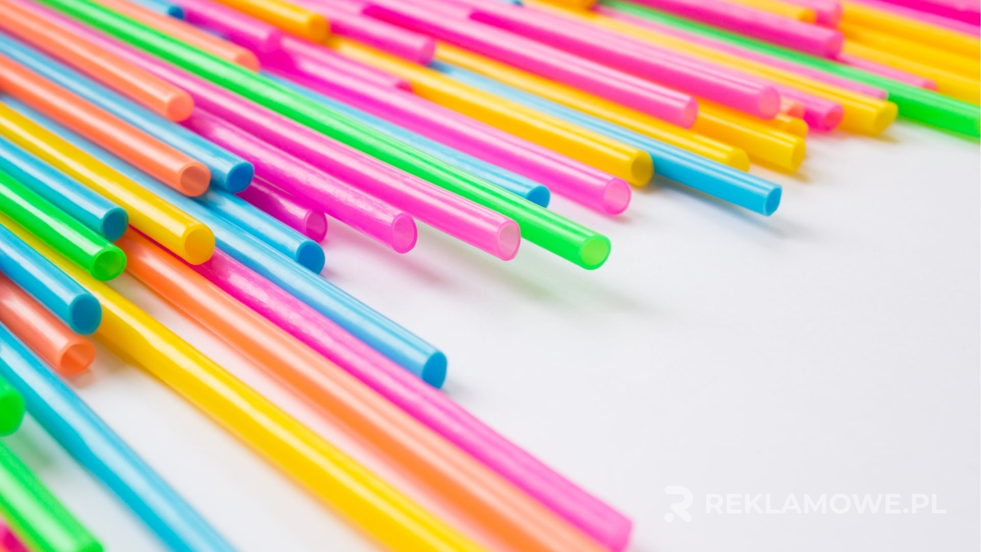 Innowacyjne projekty słomek reklamowych na 2025 rok